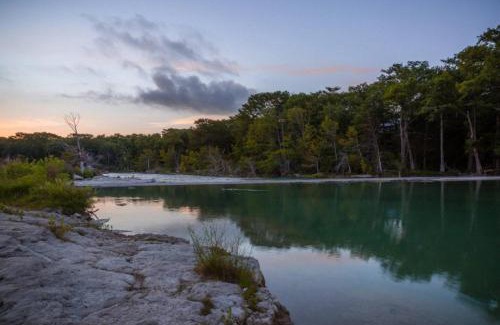 Wimberley Casa | NEW Treehouse at Link Lane 2 Acres w Hot Tub
