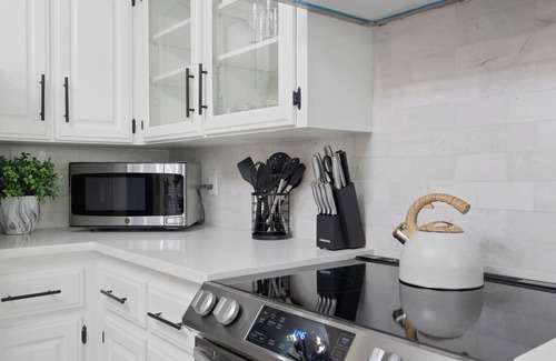 Conway Casa | New! Trendy & Modern Home w/2 Car Garage