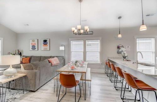 Little River Casa | New Tucked Away Quiet Beach Haven