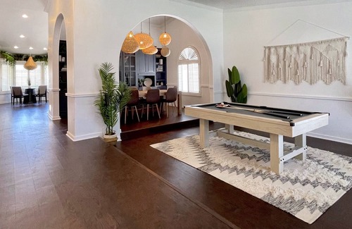 Paradise Park Vista Casa | *NEW* Tulum-Themed Home with Pool and Putting Green! 5 mins from TPC Golf Course