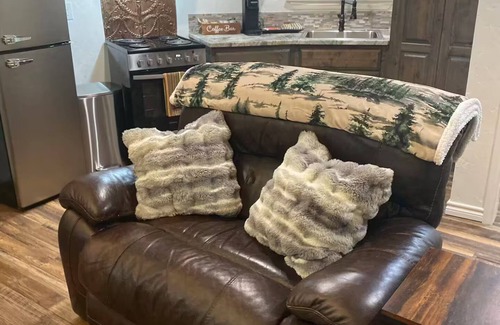 Canton Apartamento | NEW Unforgettable, Hidden Gem~The Cedar Silo! Near Canton, Tx,