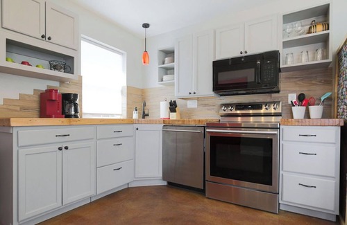 Canon City Casa | New · Unique 2-bedroom retreat in Cañon City