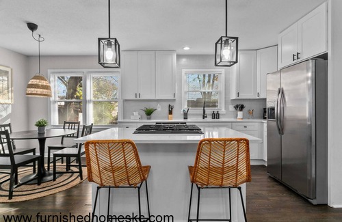 Fairway Casa | New Updates 2BRHome/Close to Plaza/Quiet/Walkable