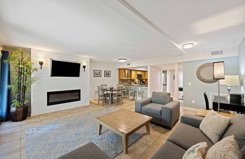 Isle of Palms Condominio | New Updates! Pool Access, Oceanside, Desirable Seagrove Location!