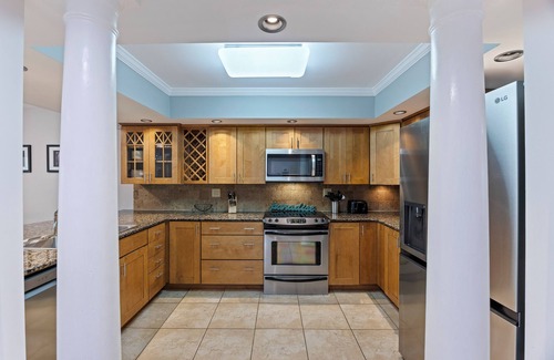 Isle of Palms Condominio | New Updates! Pool Access, Oceanside, Desirable Seagrove Location!