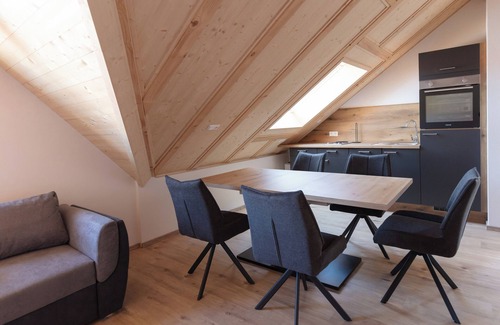 Dettingen an der Erms Apartamento | New vacation apartment in the heart of Dettingen with balcony