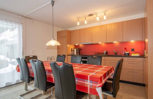 Adelboden Apartamento | Apartamento nuevo de 4 habitaciones para 6 personas en las afueras de Adelboden.