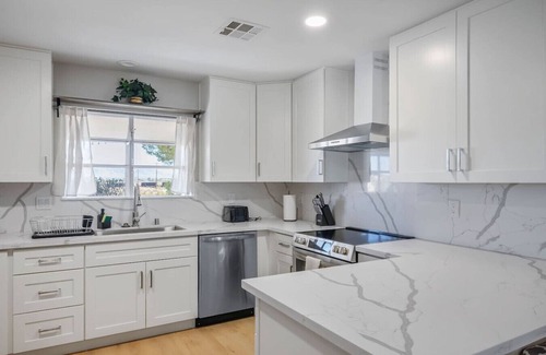 Arden Casa | New! Vegas Pool Paradise 4BR BBQ Sleeps 14
