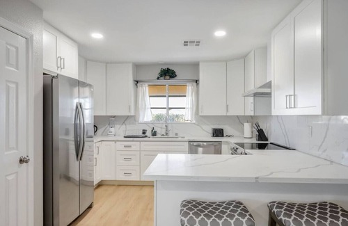 Arden Casa | New! Vegas Pool Paradise 4BR BBQ Sleeps 14