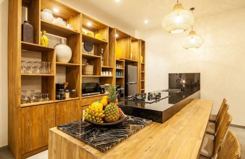 Laksmana Villa | New Villa 3 bedrooms Seminyak Oberoi 800m to beach