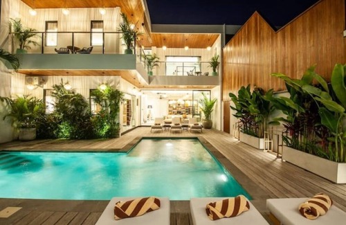 Laksmana Villa | New Villa 3 bedrooms Seminyak Oberoi 800m to beach