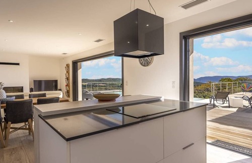 Porto-Vecchio Casa | NUEVA villa de 4 dormitorios con piscina climatizada VISTA AL MAR Y LA MONTAÑA