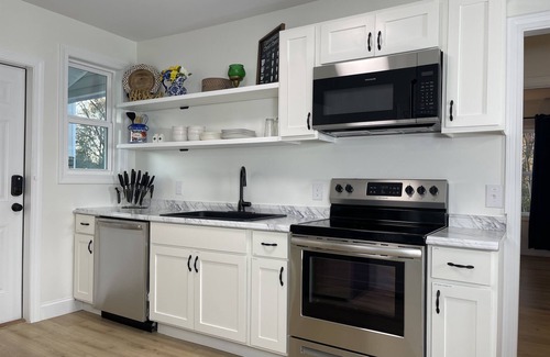 Mount Berry Casa | NEW w/ King Bed Near Tennis Center & Berry College