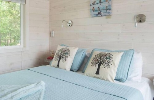 Steele Creek Casa | New Waterfront Cabin On The Large Sundeck 1 Bedroom Cabin by Redawning