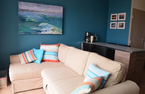 Plomodiern Apartamento | New waterfront rental with sea view