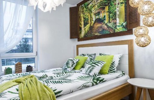 Rzeszow Apartamento | New Wave Apartment Tropical - parking