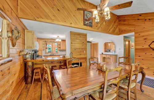 Long Pond Casa | NEW- Wild Fox Retreat: Lake Front, Hot Tub, Sauna, Game Room