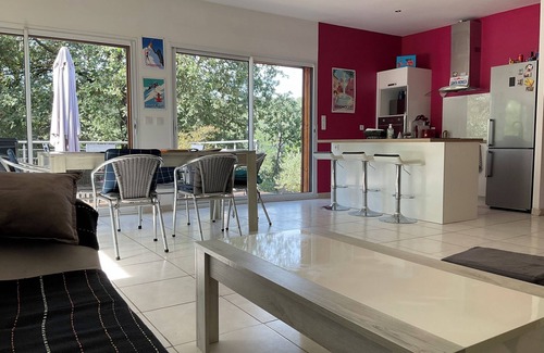 Le Val Casa | CASA DE MADERA CON MUCHO SUR