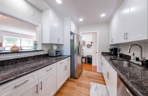 White Lake Casa | *NEW* Woodstock Way Beachside 9 Min to BethelWoods