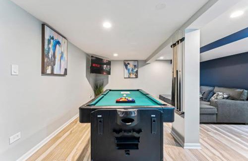 Gages Lake Casa | New year fun-Near Lake Navy Hot Tub King Bed