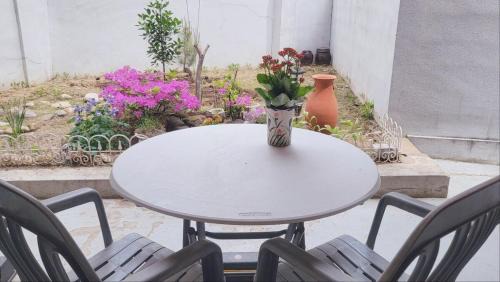 Yeonnam-dong Villa | #New #YN stay #Hongdae #Yeonnam #Hongdae Comfortable Room #Near Hongik University Station