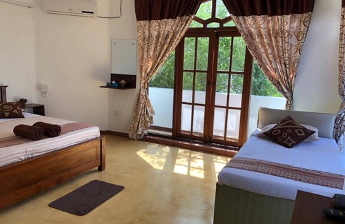 Kudapaduwa Casa | New York Guest House
