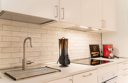 Cotos Cama Y Desayuno | New York: habitación con confort, comodidad y áreas compartidas Chamartín – Mauricio Legendre