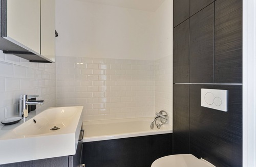 Antwerp Apartamento | New-York style studio (free parking/NETFLIX & sunny terrace)