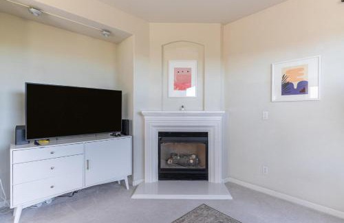 Newark Apartamento | Newark 4br w backyard patio ac garage SFO-1586