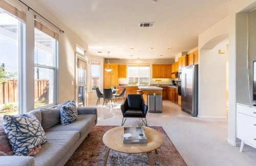 Newark Apartamento | Newark 4br w backyard patio ac garage SFO-1586