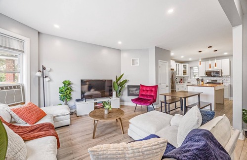 Forest Hill Casa | Newark's Famility Favorite Place for 18 guests
