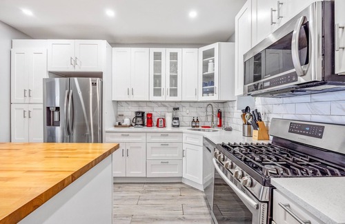 Forest Hill Casa | Newark's Famility Favorite Place for 18 guests