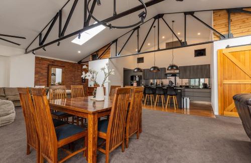 Newcastle West Casa | Newcastle CBD Penthouse, Spa & Entertainment