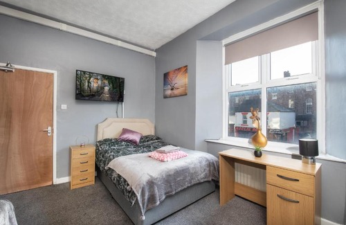 Newcastle-upon-Tyne Apartamento | Newcastle City centre super spacious town house free parking and Wi-Fi