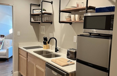 Michigan City Apartamento | Newely Remodeled Studio!