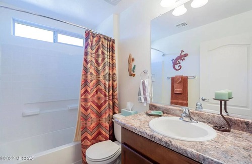 Colonia De Los Alamos Casa | Newer home with 2 car garage less than 30 minutes from Tucson airport