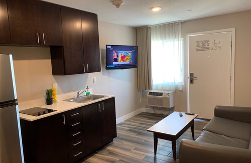 Mission Hills Apartamento | Newer private 1-bedroom apartment in Old Town