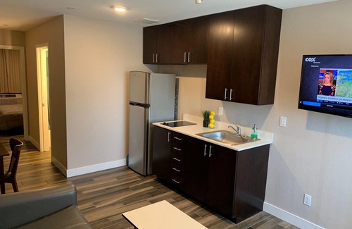 Mission Hills Apartamento | Newer private 1-bedroom apartment in Old Town