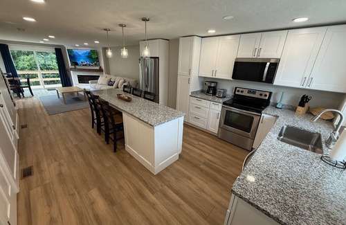 Bristol Casa | Newfound Lakeside Retreat. Newly remodeled & only steps to Wellington State Park
