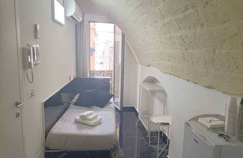 Modugno Casa | Newhouse rooms black & white
