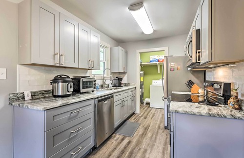 Frank Casa | Newland Retreat w/ Creek, Near Hiking + Wineries!