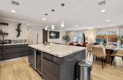West San Jose Casa | NewLuxHome!EV !PoolTable!AppleCupertinoCampbellSJ