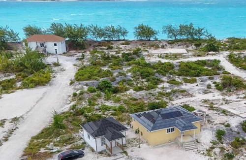 Jimmy Hill Casa | Newly Built 2-Bedroom Villa Short Walk From Beach & Minutes away from Airport!