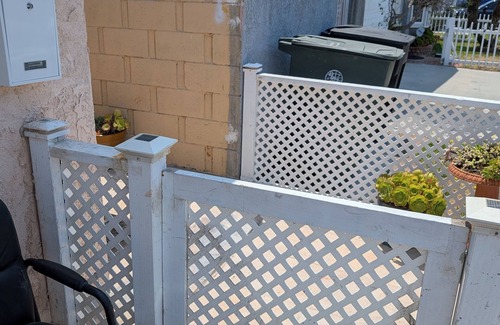 Southwood Riviera Apartamento | Newly built executive studio in Torrance near hospitals, mall, beach, parks, fwy