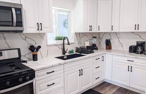 Simi Valley Casa | Newly built guest house with full kitchen and washer/dryer