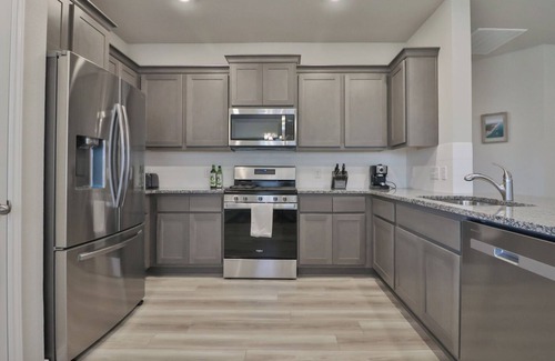 Wellborn Casa | Newly built home in south College Station with comfortable beds and free WiFi!