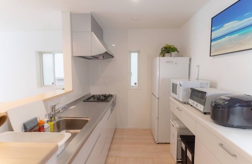 Okinawa Villa | Newly built house near airport / Full facilities / Quiet and comfortable / 2 min drive to convenience store, 3 min to supermarket, 4 min to beach, 7 min to DMM Aquarium IIAS Toyosaki Outlet Mall / Netflix free