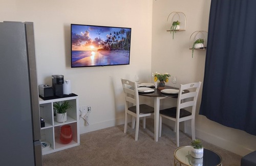 Rosedale Apartamento | Newly Built Luxury Suite with AC – Perfect for 4 in Bakersfield