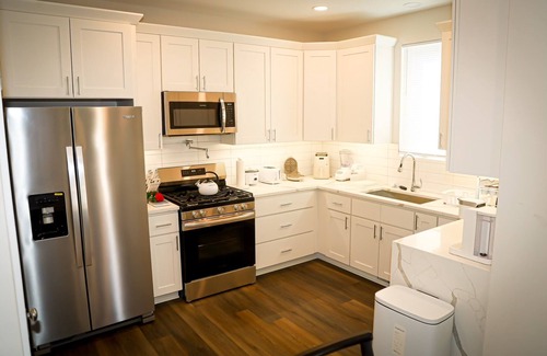 Hayes Casa | Newly Built: Mins from downtown, Duke, NCCU, NCSTATE, UNC,DPAC ,Bulls,Canes