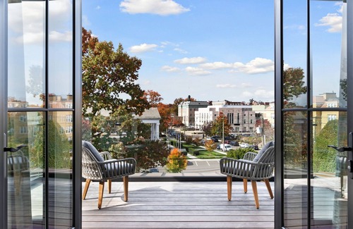 Greenwich Casa | Newly built modern colonial! steps from downtown Greenwich.
